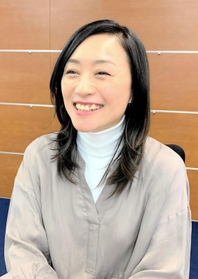 笑顔で過去の冬季五輪を振り返る上村愛子さん＝東京都内（提供写真）