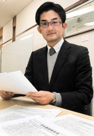 徳島県の中学生に、阪神・淡路大震災の経験を伝え続けている天王寺谷圭司さん＝徳島県鳴門市