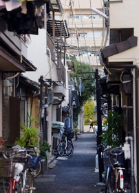 阪神・淡路大震災での大火の被害を免れ下町情緒を色濃く残す駒ケ林地区の住宅街＝神戸市長田区駒ケ林町２
