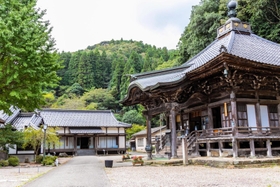 瑞風の新たな立ち寄り観光地となる温泉寺＝豊岡市城崎町湯島（ＪＲ西日本提供）