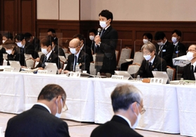 ２０２３年度の兵庫県予算案について意見が交わされた県・市町懇話会＝県公館