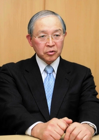公文書管理法と事件記録との関係性を語る三宅弘弁護士＝東京都