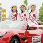 昨年の姫路お城まつりに参加した「お城の女王」。今年１１月まで務める＝２０２２年５月、姫路市本町