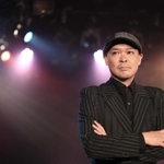 苦境を「意地と客の応援で乗り越えてきた」と話す片山行茂さん＝大阪市北区西天満４、ライブハウス「ソープオペラクラシックス梅田」