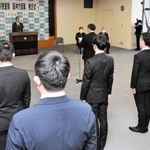被害の集中する阪神エリアの捜査に当たる特殊詐欺特別捜査隊「阪神方面隊」の発足式＝６日午後、神戸市中央区の兵庫県警本部
