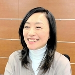 笑顔で過去の冬季五輪を振り返る上村愛子さん＝東京都内（提供写真）