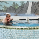 減少傾向にある銭湯。入浴料の値上げで経営は安定するか＝尼崎市内