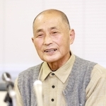 「追悼の集い」に遺族代表として臨む思いを語る上野政志さん＝１１日午後、神戸市役所