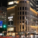 震災時のビルのデザインを受け継いだ神戸三宮阪急ビル＝２０２３年１月６日、神戸市中央区