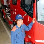 父親からは「信じた道を行けばいい」と助言された。山本奈緒さんは今、その道を進む＝神戸市垂水区舞多聞東１、垂水消防署