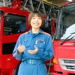 消防士だった父親と「同じ景色を見たい」と願い、夢をかなえた垂水消防署消防士長の山本奈緒さん＝神戸市垂水区舞多聞東１、垂水消防署