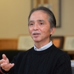 故中井久夫さんの教えや思い出などについて語る県こころのケアセンターの加藤寛センター長＝神戸市中央区脇浜海岸通１