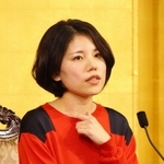 芥川賞に決まった井戸川射子さん＝１９日午後、東京都内