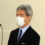 意見聴取に臨んだ奥山俊宏上智大教授＝２３日午後、東京都千代田区、最高裁