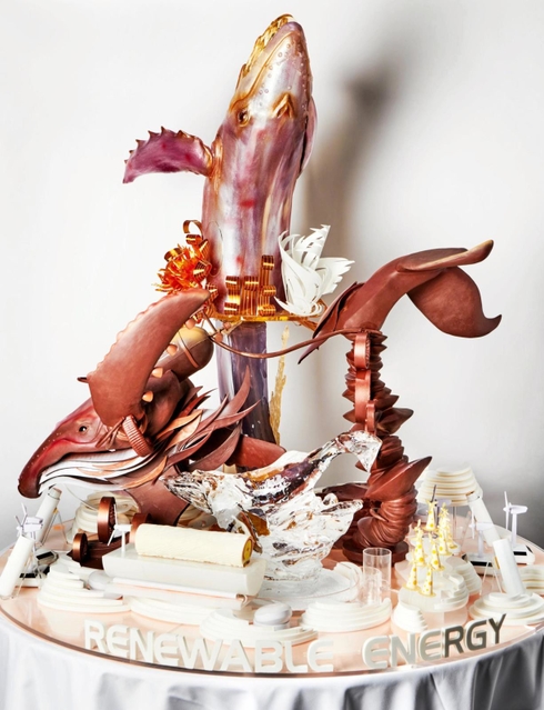 あめ細工のクジラなど日本代表チームの作品（Ｃ）Ｊｕｌｉｅｎ　Ｂｏｕｖｉｅｒ　Ｓｔｕｄｉｏ
