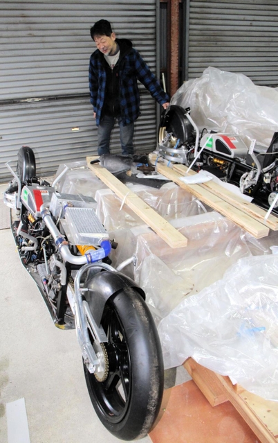 世界記録更新を目指し、開発された新型のバイク＝丹波市内