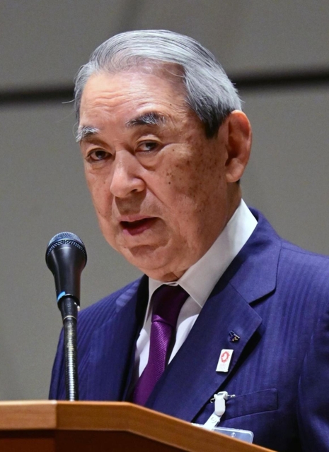 関西財界セミナーの冒頭、問題提起する関西経済連合会の松本正義会長＝９日午前、京都市左京区、京都国際会館