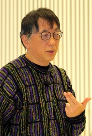 襲撃事件の状況や心境について語った宮台真司さん＝４日午後、神戸市中央区加納町２