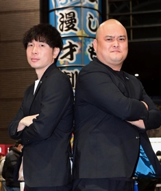 新型コロナウイルス禍による自粛期間は、芸を見つめ直す時間になったと話す「モンスーン」の小山英機（左）とＴ＠ＴＳＵ＝大阪市中央区