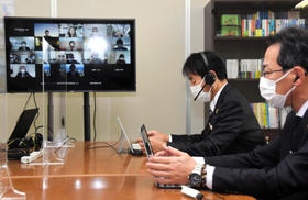 オンラインで開かれたアドバイザリー会議の初会合＝兵庫県庁