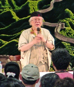生い立ちから６０年間の画業人生を振り返る松本零士さん＝２０１４年７月１２日、丹波市氷上町西中、市立植野記念美術館
