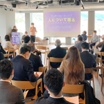 まちづくりの専門家らが意見を出し合った公開座談会＝神戸市中央区加納町４