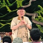 生い立ちから６０年間の画業人生を振り返る松本零士さん＝２０１４年７月１２日、丹波市氷上町西中、市立植野記念美術館