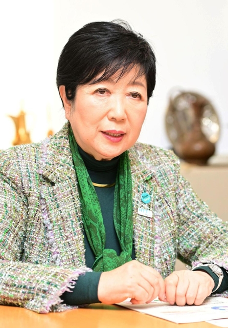 条例改正の狙いについて語る東京都の小池百合子知事＝東京都庁
