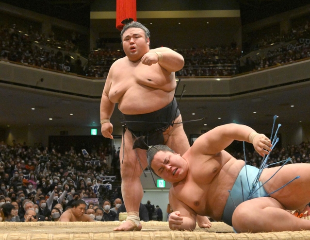 大相撲初場所千秋楽で琴勝峰を下し、優勝を決めた貴景勝。春場所で綱とりに挑む＝１月２２日、両国国技館