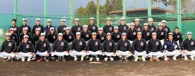 選抜高校野球大会への出場を決めた社高校ナイン＝加東市木梨、同校グラウンド