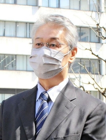 最高裁での意見陳述後、報道関係者の取材に応じる中江美則さん＝１６日、東京都千代田区（撮影・末永陽子）