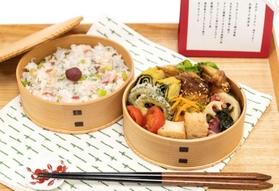 中尾いつきさんの「玉ねぎ、ちりめん、海そうも！！兵庫９０％弁当」（兵庫県提供）