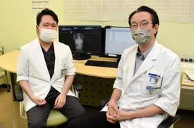 野津寛大さん（右）と市川裕太さん