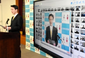 オンラインで各署長に訓示する村井紀之本部長＝兵庫県警本部