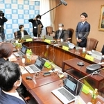 ひょうごフィールドパビリオンの認定プログラムについて意見が交わされた委員会＝兵庫県庁