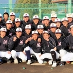 選抜高校野球大会への出場を決めた社高校ナイン＝加東市木梨、同校グラウンド