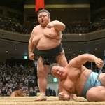 大相撲初場所千秋楽で琴勝峰を下し、優勝を決めた貴景勝。春場所で綱とりに挑む＝１月２２日、両国国技館