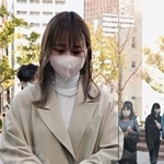 「希望の灯り」を分灯する参加者＝１１日午後、神戸市中央区加納町６、東遊園地