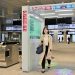 ＪＲ大阪駅の「うめきた地下口」に設置された顔認証改札＝１６日午前、大阪市北区