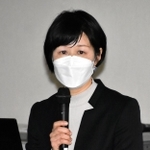 「グルーミング」の被害について講演する櫻井鼓准教授＝兵庫県警本部