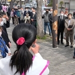 神戸市議選で第一声を上げる候補者＝３１日午前、神戸市垂水区（撮影・斎藤雅志）