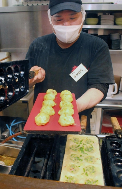 卵の値上がりは玉子焼の店にも影を落とす＝明石市花園町３
