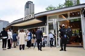 カフェレストランもにぎわった＝神戸市中央区加納町６