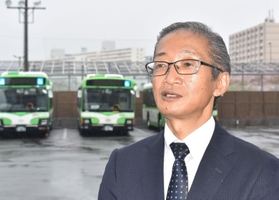 ＪＲ三ノ宮駅前で市営バスが横断歩道に突っ込み、歩行者２人を死亡させた事故から21日で丸４年。「市民の足として安全安心が第一」と語る交通局の営業所統括担当の安藤義治さん＝神戸市兵庫区御崎町１