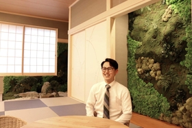 ミニ庭園があるプレミアムルーム＝湯村温泉緑屋