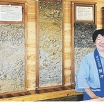 土壌と日本酒の味の関係について語る本田商店の本田龍祐社長＝姫路市網干区、龍力テロワール館