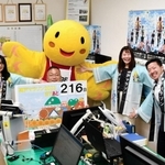ランナー募集が始まり、活気づく神戸マラソン実行委員会事務局＝１８日午後、神戸市中央区北長狭通４