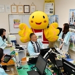 ランナー募集が始まり、活気づく神戸マラソン実行委員会事務局＝１８日午後、神戸市中央区北長狭通４