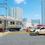 電車の脱線事故を再現した映像の一部（ジョリーグッド提供）