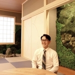 ミニ庭園があるプレミアムルーム＝湯村温泉緑屋